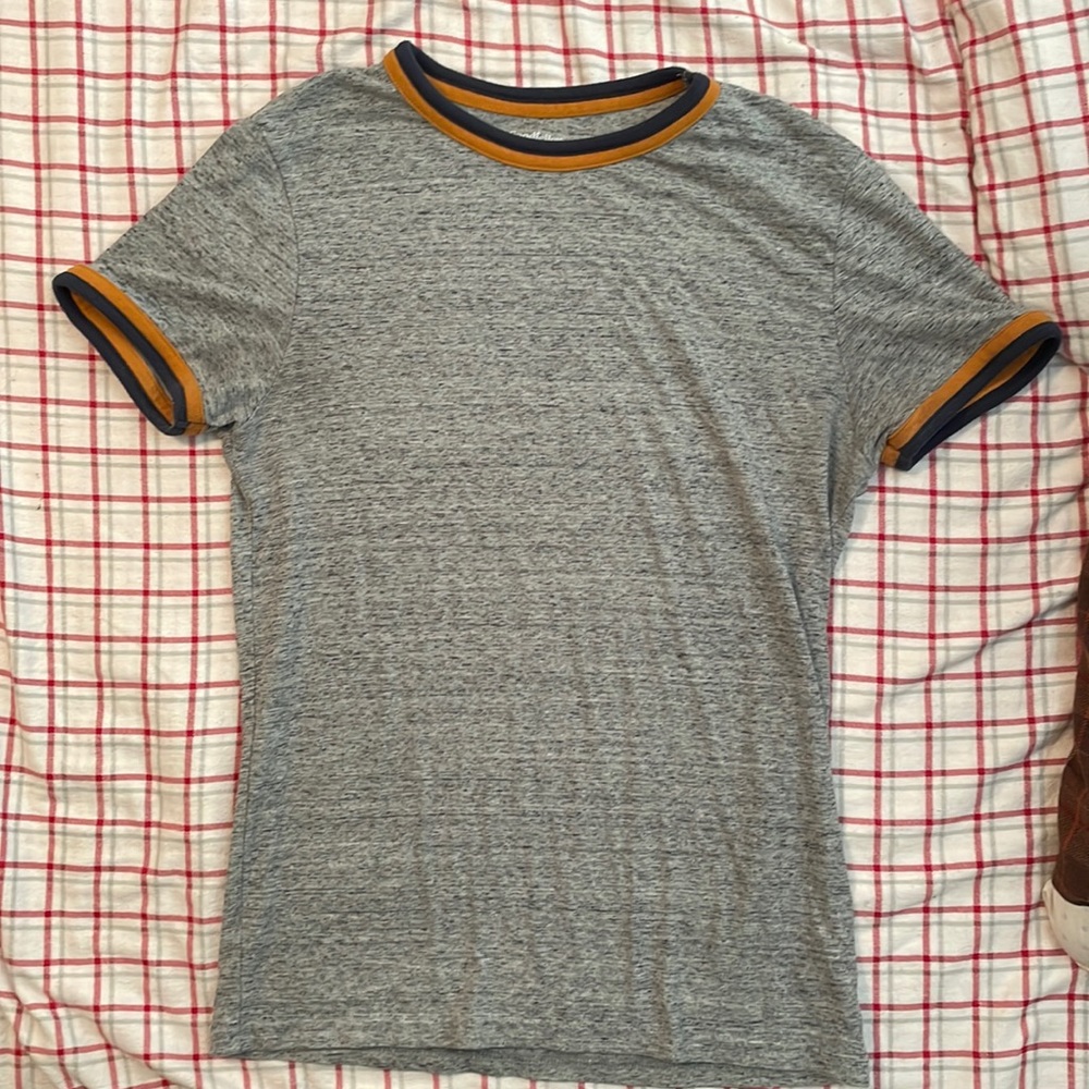 Good fellow men’s. Size small